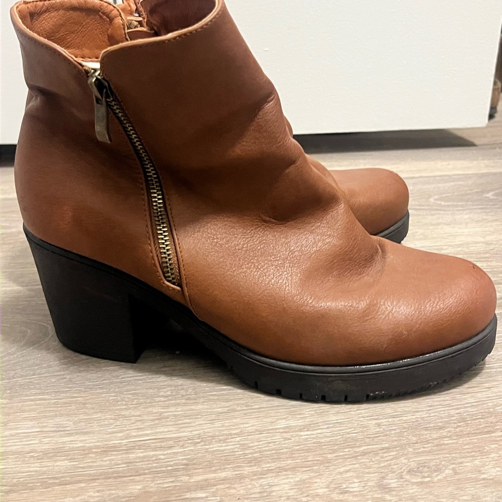 Womens Tan Leather Zip Ankle Boots